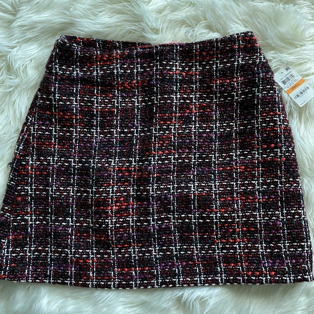 NWT- Women skirt